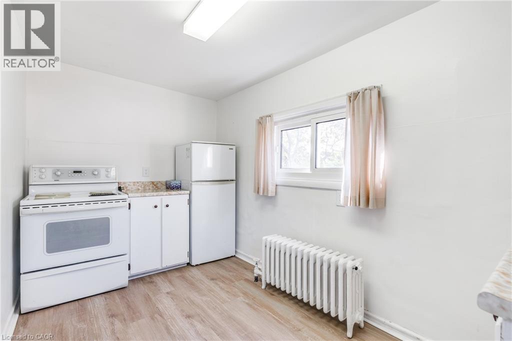 Photo 27 of 45 East Bend Avenue N, Hamilton ON