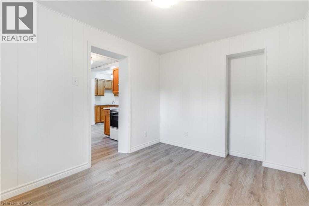 Photo 31 of 45 East Bend Avenue N, Hamilton ON