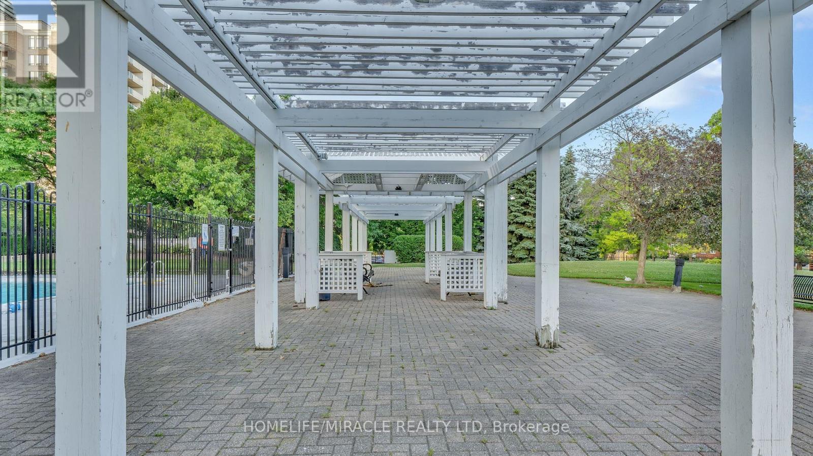 Photo 35 of 2009 550 Webb Drive, Mississauga ON