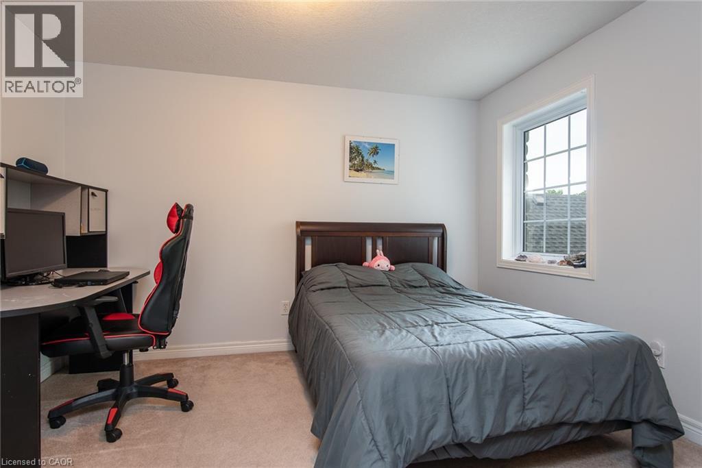 Photo 27 of 11 Apple Ridge Drive, Kitchener ON