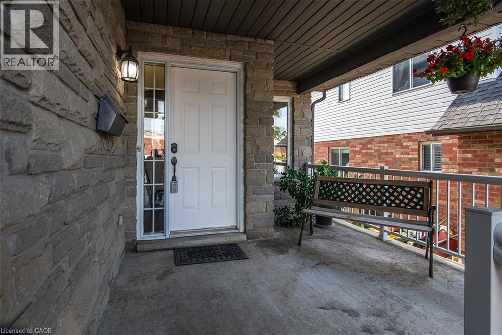 Photo 9 of 11 Apple Ridge Drive, Kitchener ON