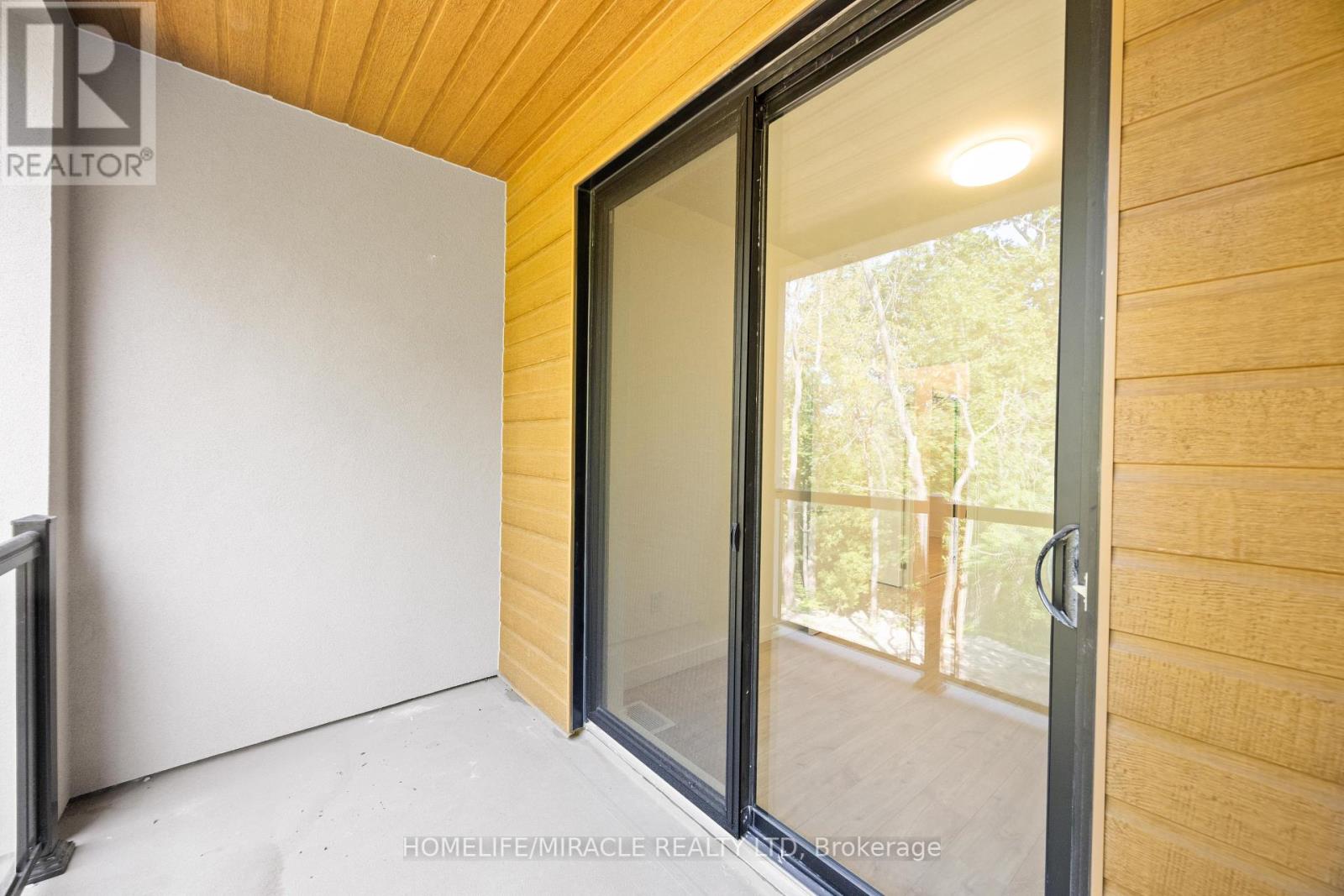 Photo 30 of 9 174 Clonmore Drive, Toronto ON