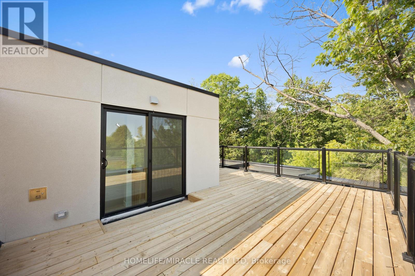 Photo 27 of 9 174 Clonmore Drive, Toronto ON