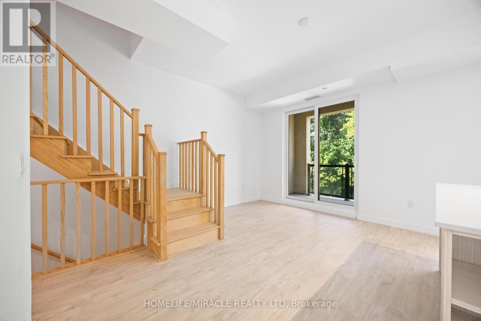 Photo 24 of 9 174 Clonmore Drive, Toronto ON