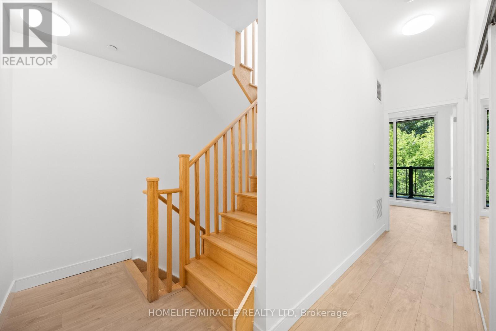 Photo 25 of 9 174 Clonmore Drive, Toronto ON