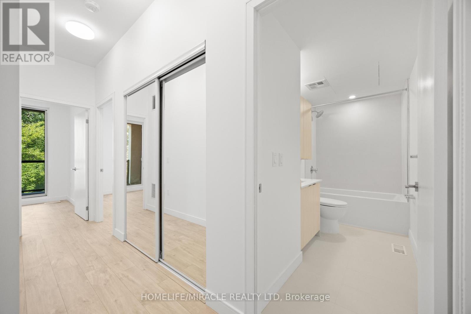 Photo 22 of 9 174 Clonmore Drive, Toronto ON