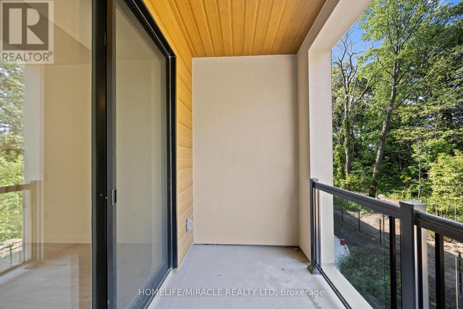 Photo 47 of 9 174 Clonmore Drive, Toronto ON