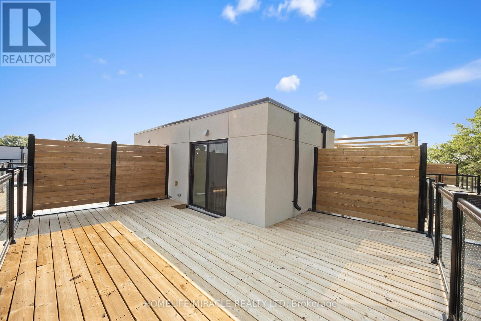 Photo 12 of 9 174 Clonmore Drive, Toronto ON