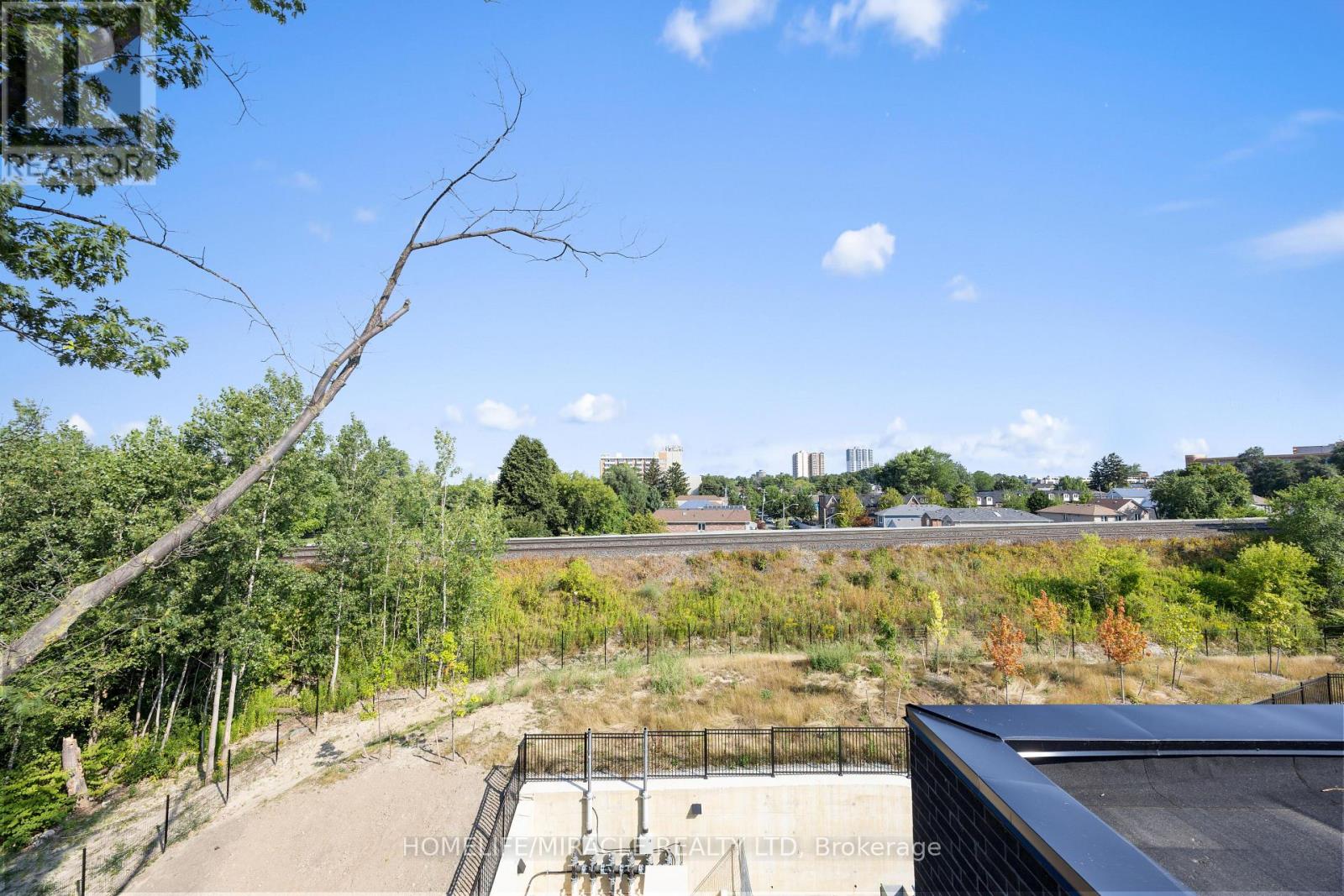 Photo 26 of 9 174 Clonmore Drive, Toronto ON