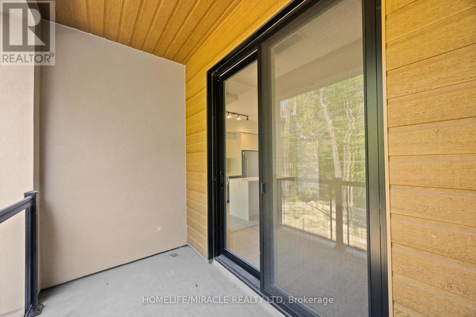 Photo 16 of 9 174 Clonmore Drive, Toronto ON
