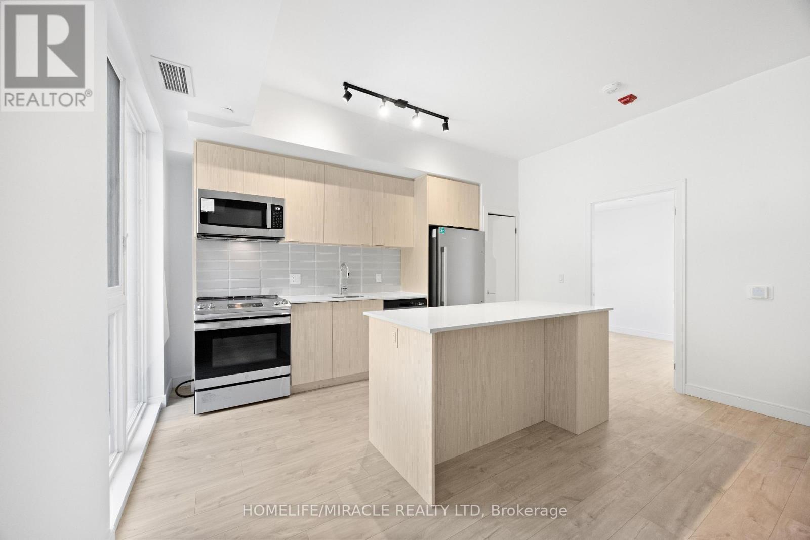 Photo 19 of 9 174 Clonmore Drive, Toronto ON