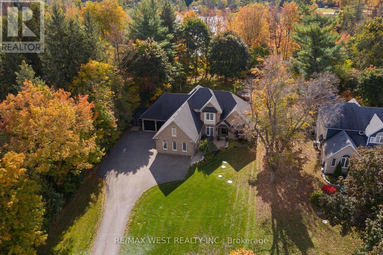 Photo 5 of 252 Main Street, Erin ON