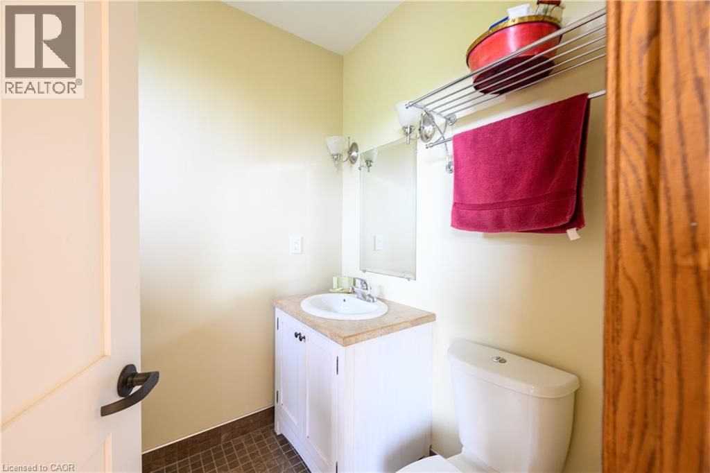 Photo 2 of 3749 Walker Road, Lincoln ON