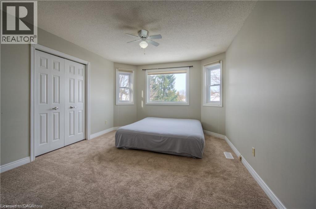Photo 7 of 16 Beasley Crescent, Cambridge ON