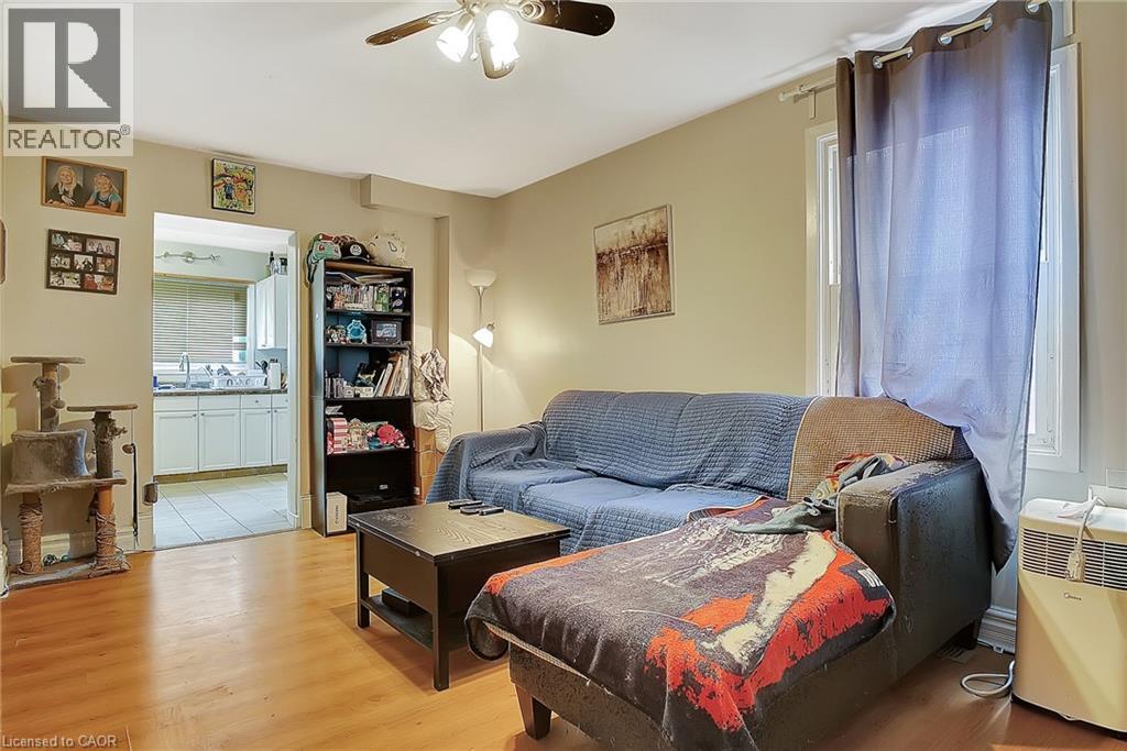 Photo 20 of 211 Dolph Street N, Cambridge ON