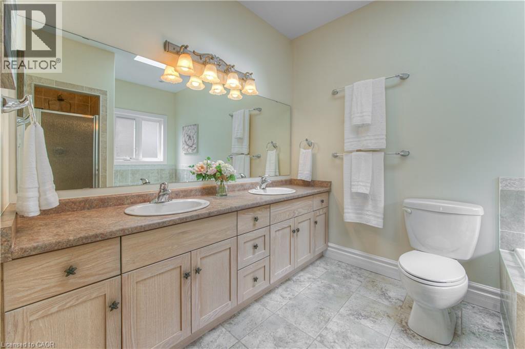 Photo 24 of 22 Orchard Way, New Hamburg ON