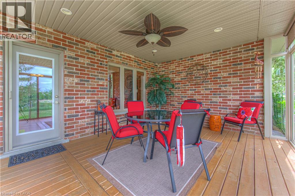 Photo 40 of 22 Orchard Way, New Hamburg ON