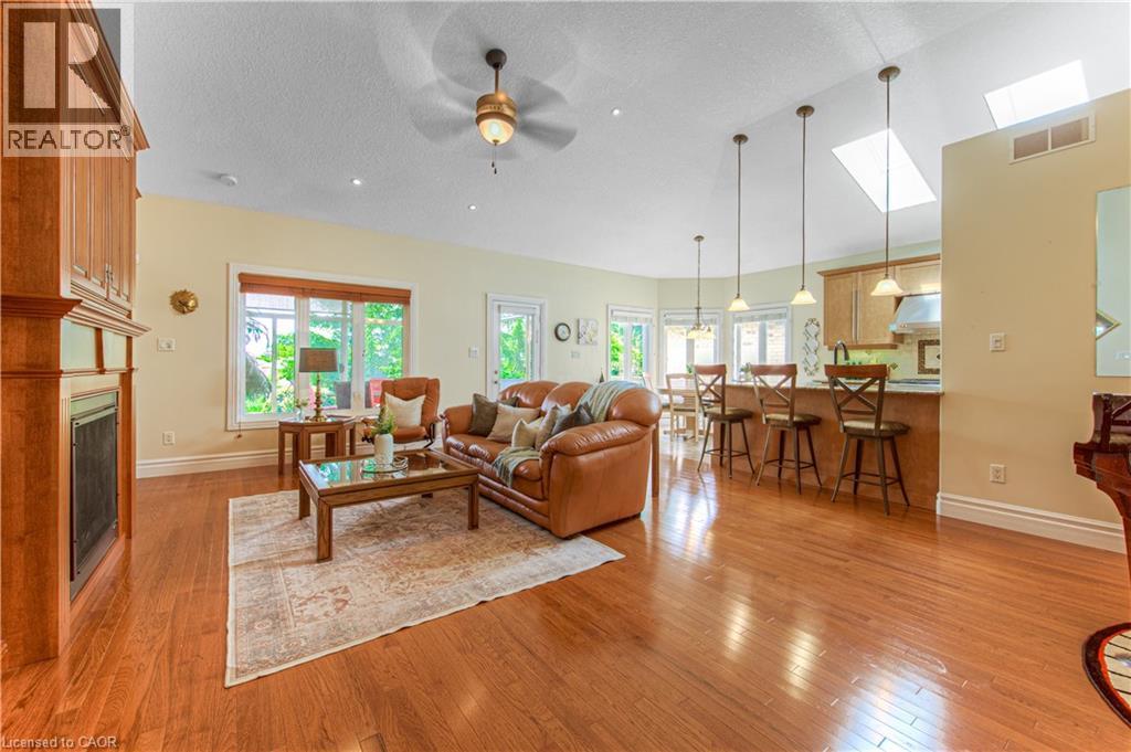 Photo 13 of 22 Orchard Way, New Hamburg ON