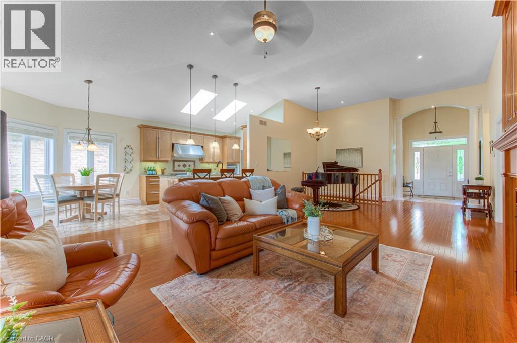 Photo 12 of 22 Orchard Way, New Hamburg ON