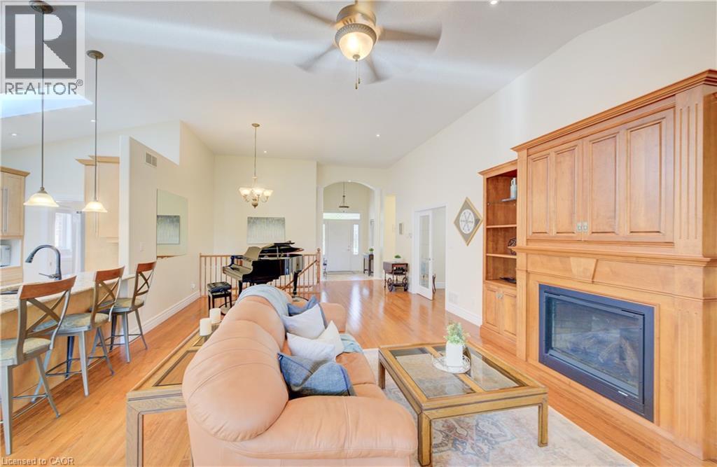 Photo 7 of 22 Orchard Way, New Hamburg ON