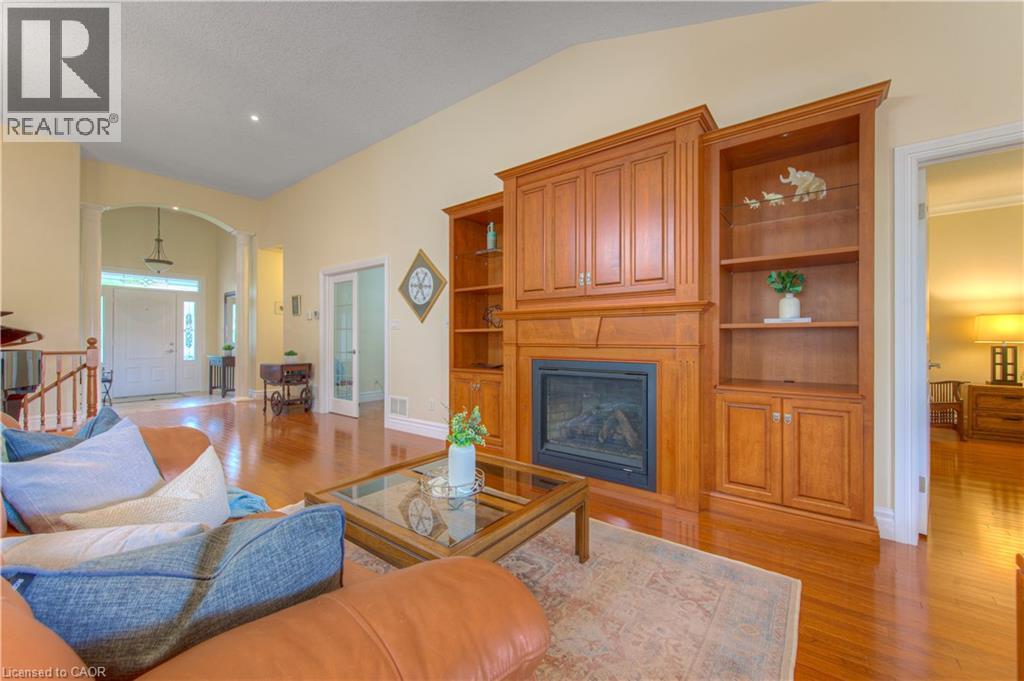 Photo 9 of 22 Orchard Way, New Hamburg ON