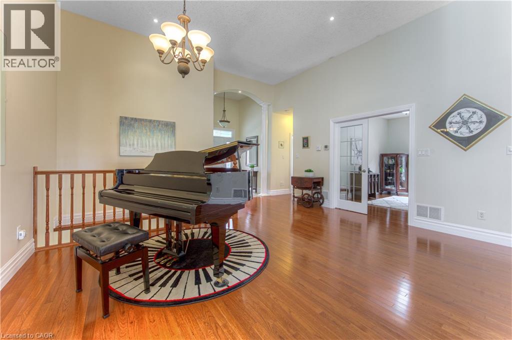 Photo 11 of 22 Orchard Way, New Hamburg ON