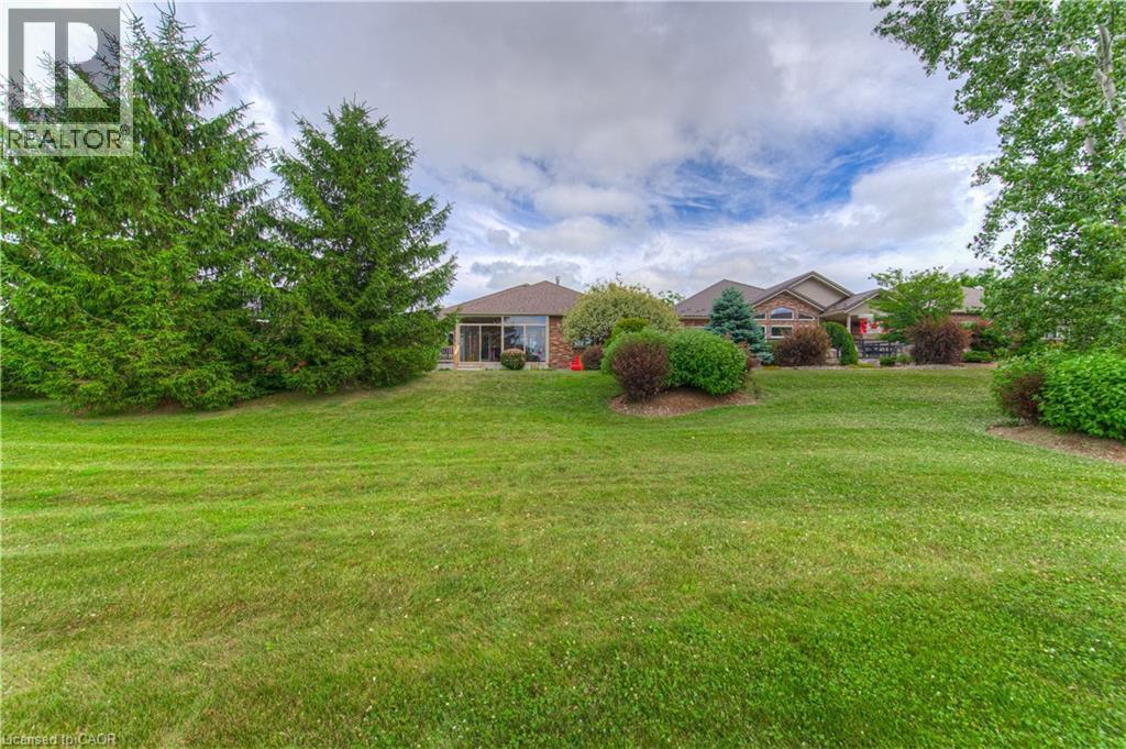 Photo 45 of 22 Orchard Way, New Hamburg ON