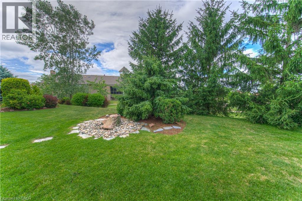 Photo 46 of 22 Orchard Way, New Hamburg ON