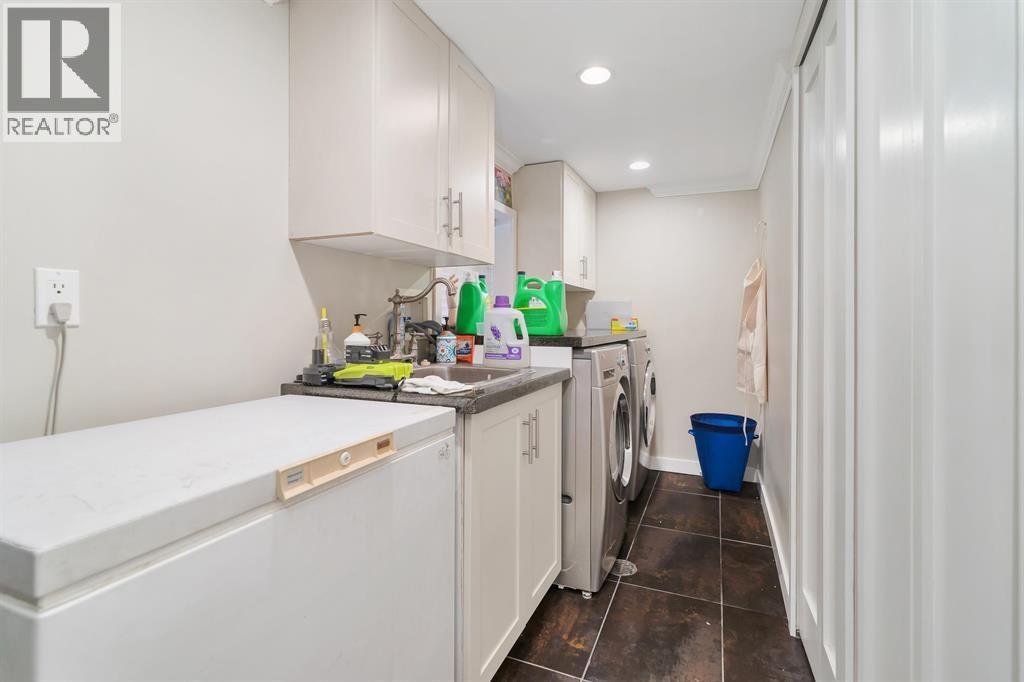 Photo 2 of 6895 Curtis Street, Burnaby BC