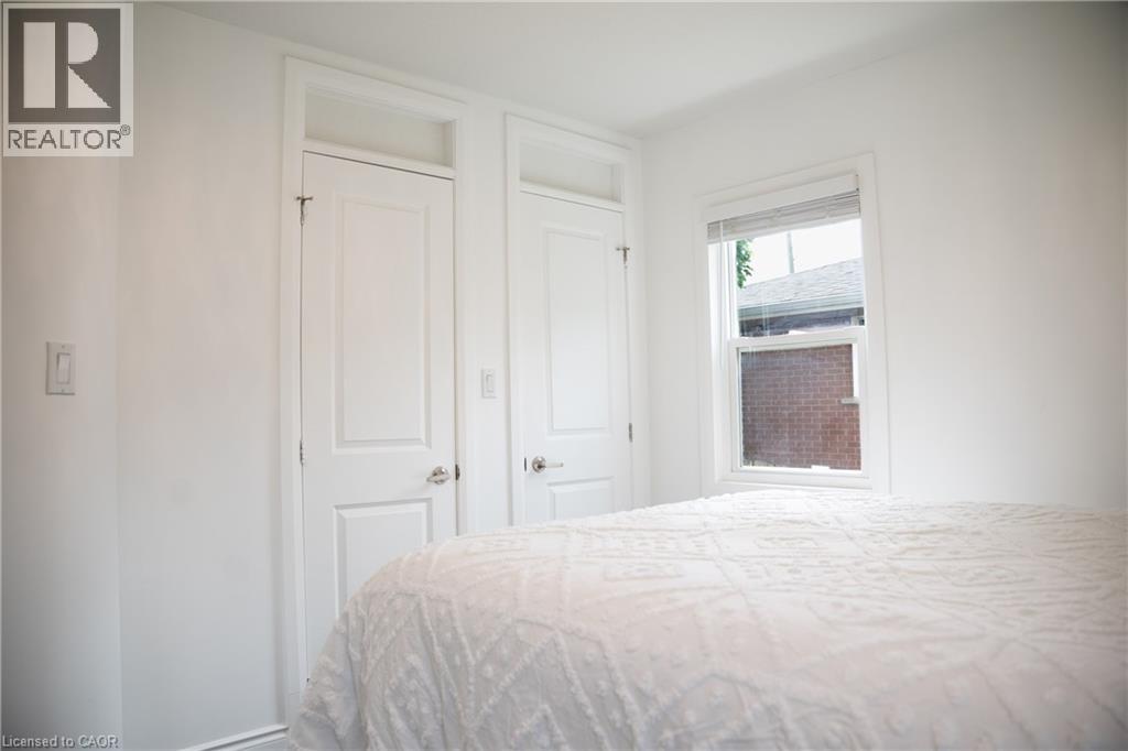 Photo 37 of 638 Franklin Boulevard, Cambridge ON
