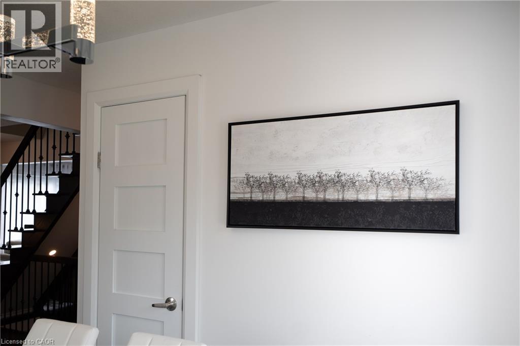 Photo 29 of 638 Franklin Boulevard, Cambridge ON