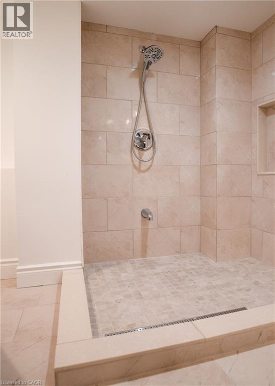 Photo 36 of 638 Franklin Boulevard, Cambridge ON