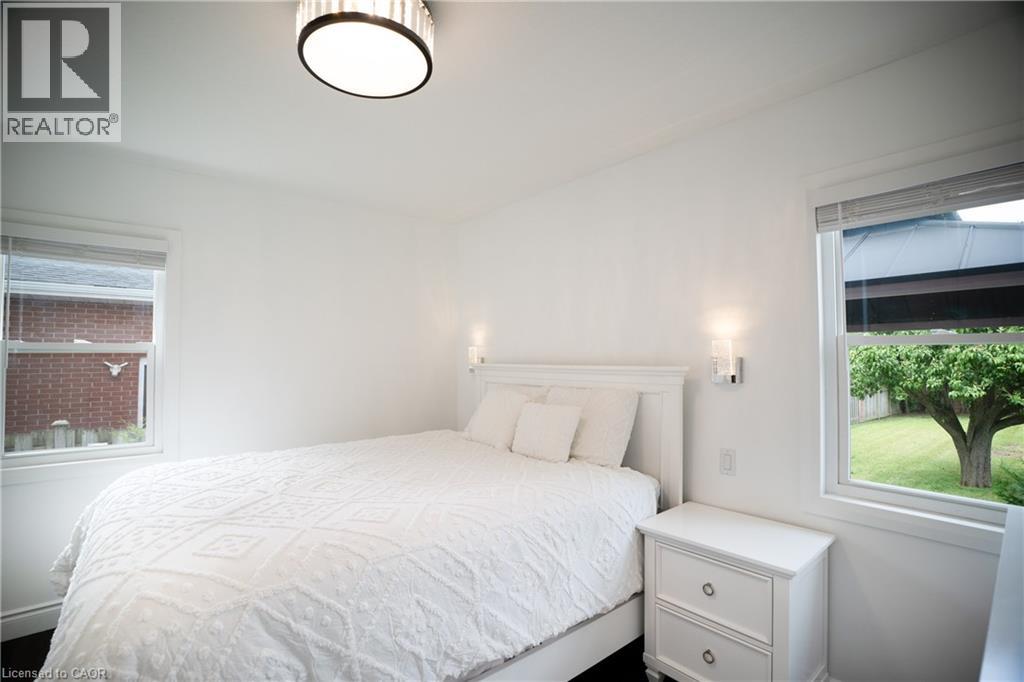 Photo 39 of 638 Franklin Boulevard, Cambridge ON