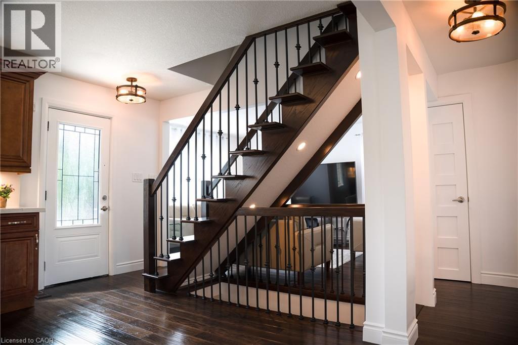 Photo 27 of 638 Franklin Boulevard, Cambridge ON