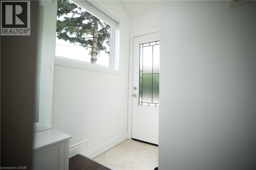 Photo 38 of 638 Franklin Boulevard, Cambridge ON