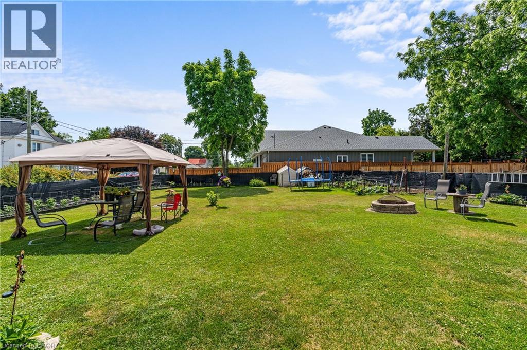 Photo 15 of 23 Railway St, Hagersville ON