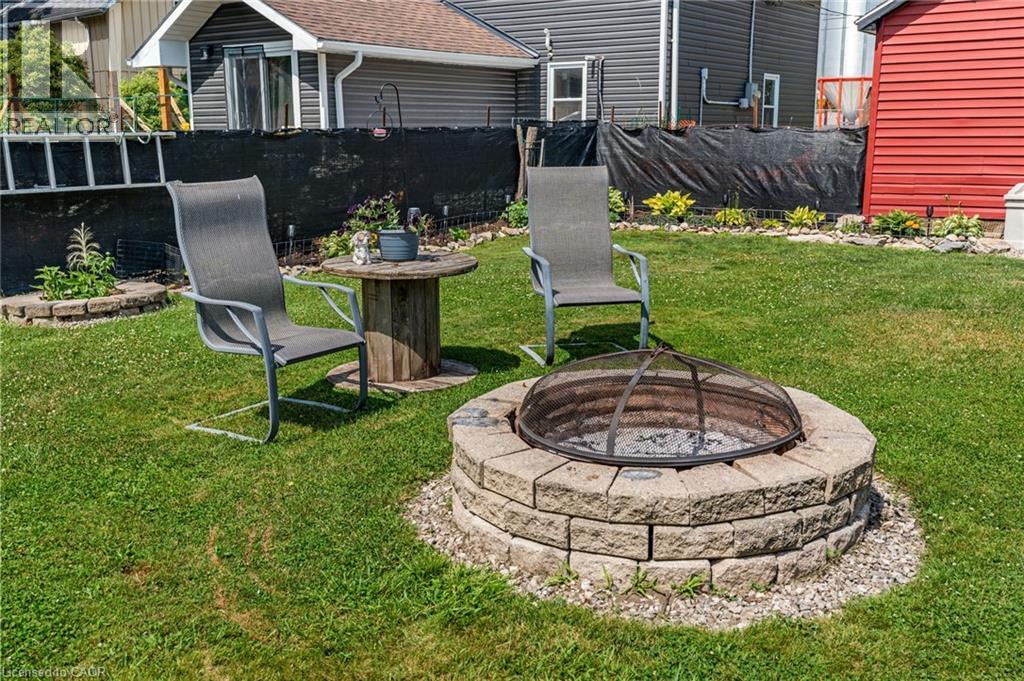 Photo 11 of 23 Railway St, Hagersville ON