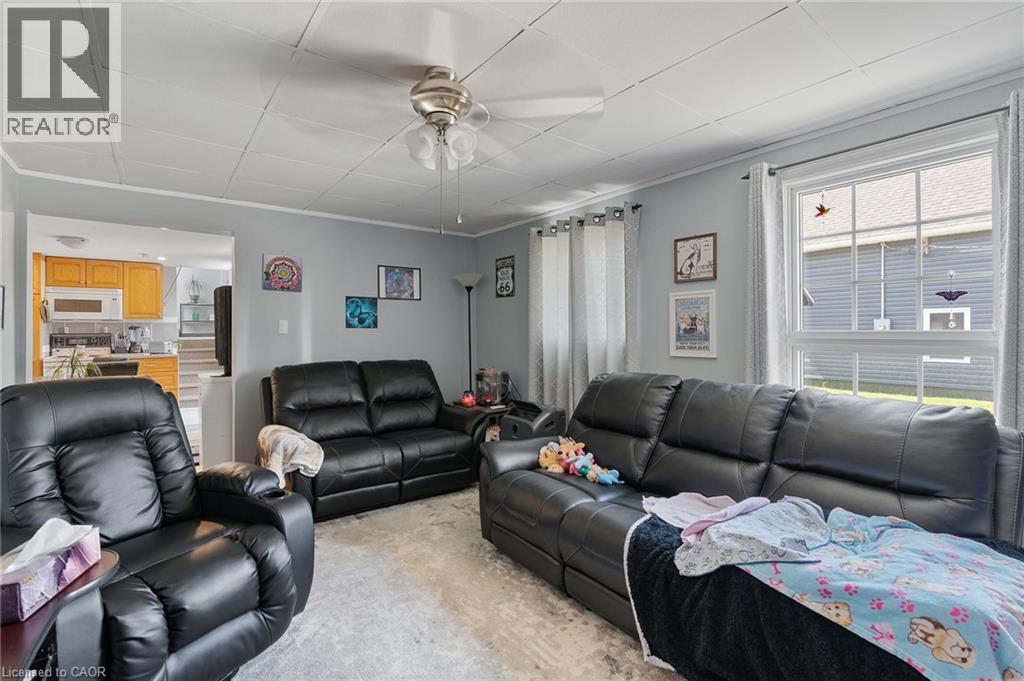 Photo 34 of 23 Railway St, Hagersville ON