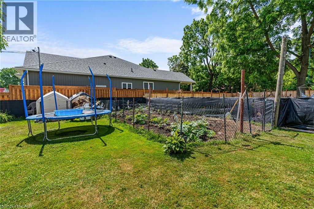 Photo 7 of 23 Railway St, Hagersville ON