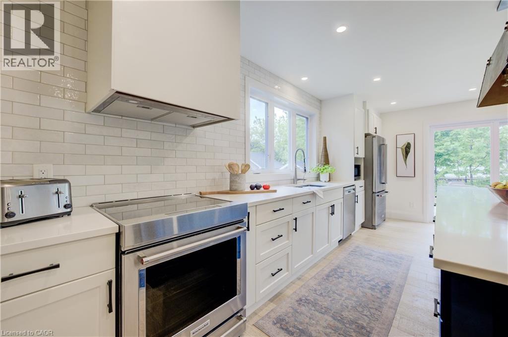 Photo 28 of 38 Euclid Avenue, Waterloo ON