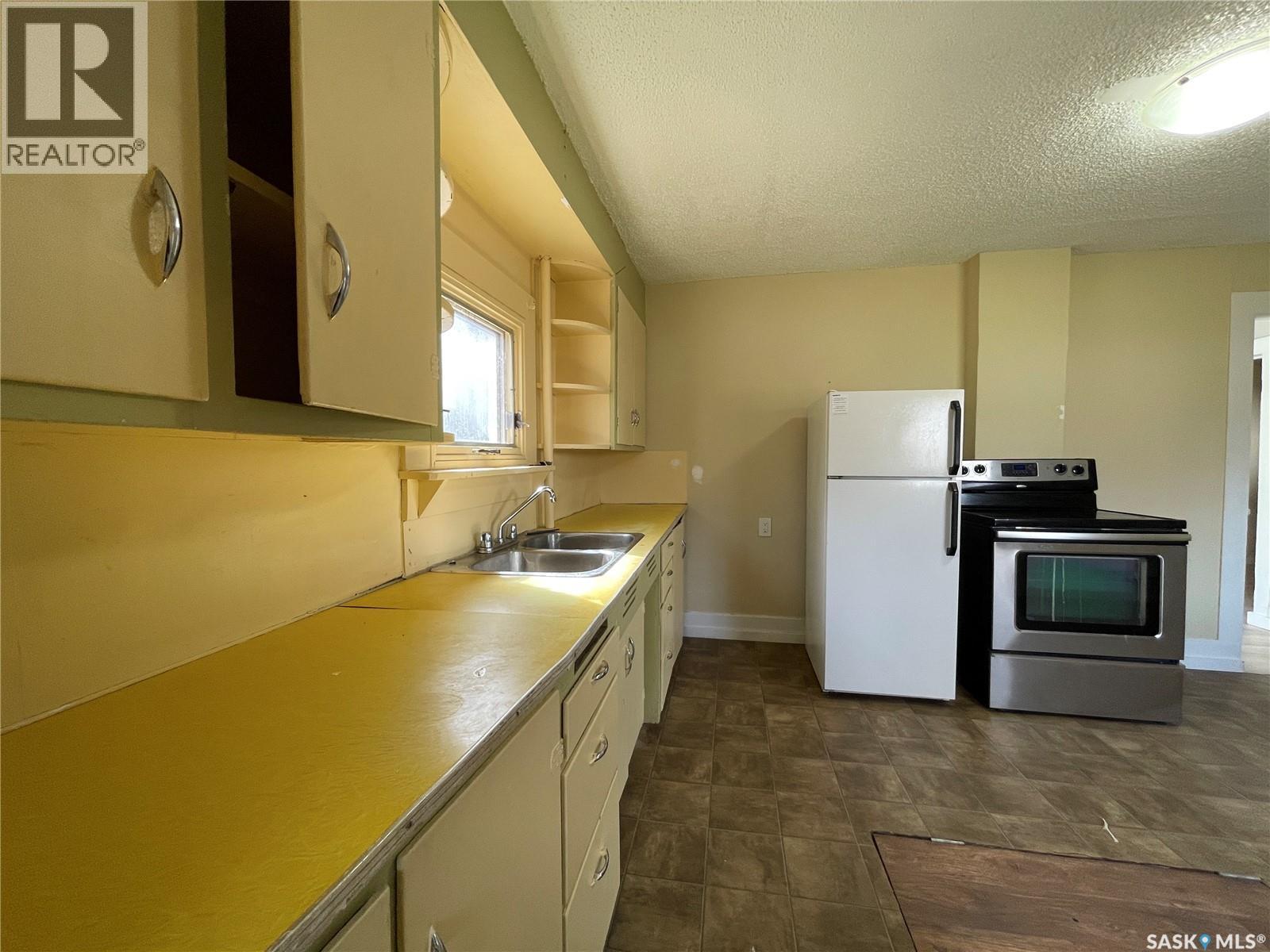 Photo 6 of 1432 105th Street, North Battleford SK