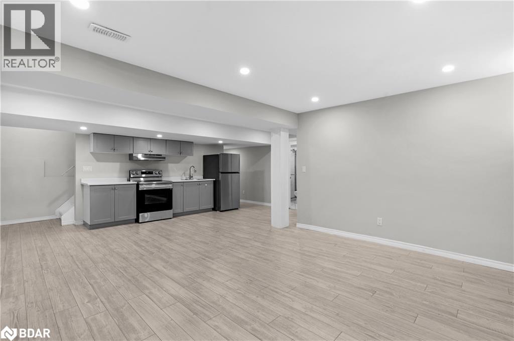 Photo 13 of 223 Thompson Road, Caledonia ON