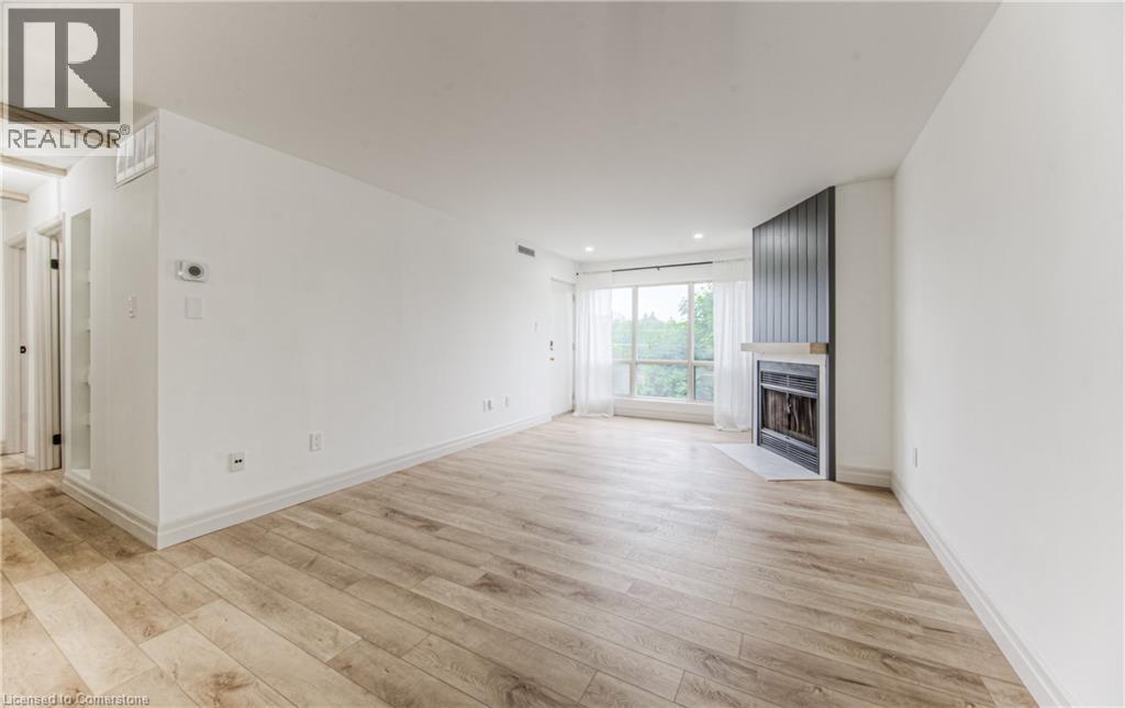 Photo 10 of 15 Hofstetter Avenue Unit 321, Kitchener ON