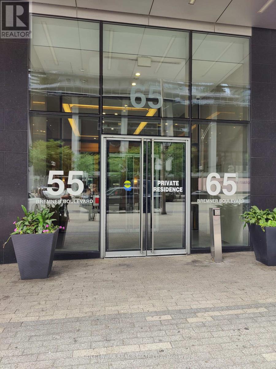 Photo 2 of 2608 55 Bremner Boulevard, Toronto ON