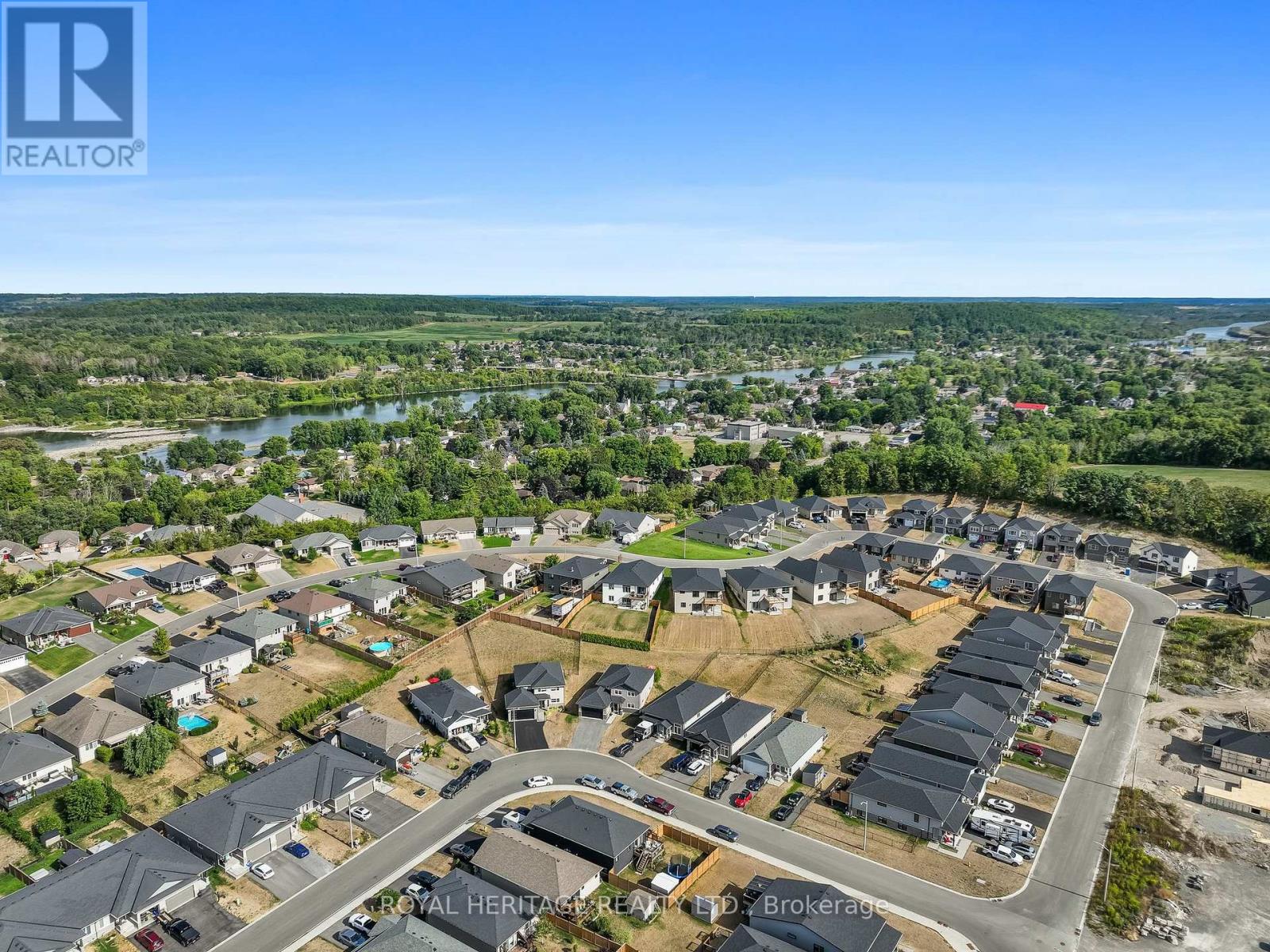 Photo 10 of 39 Caleb Crescent, Quinte West ON