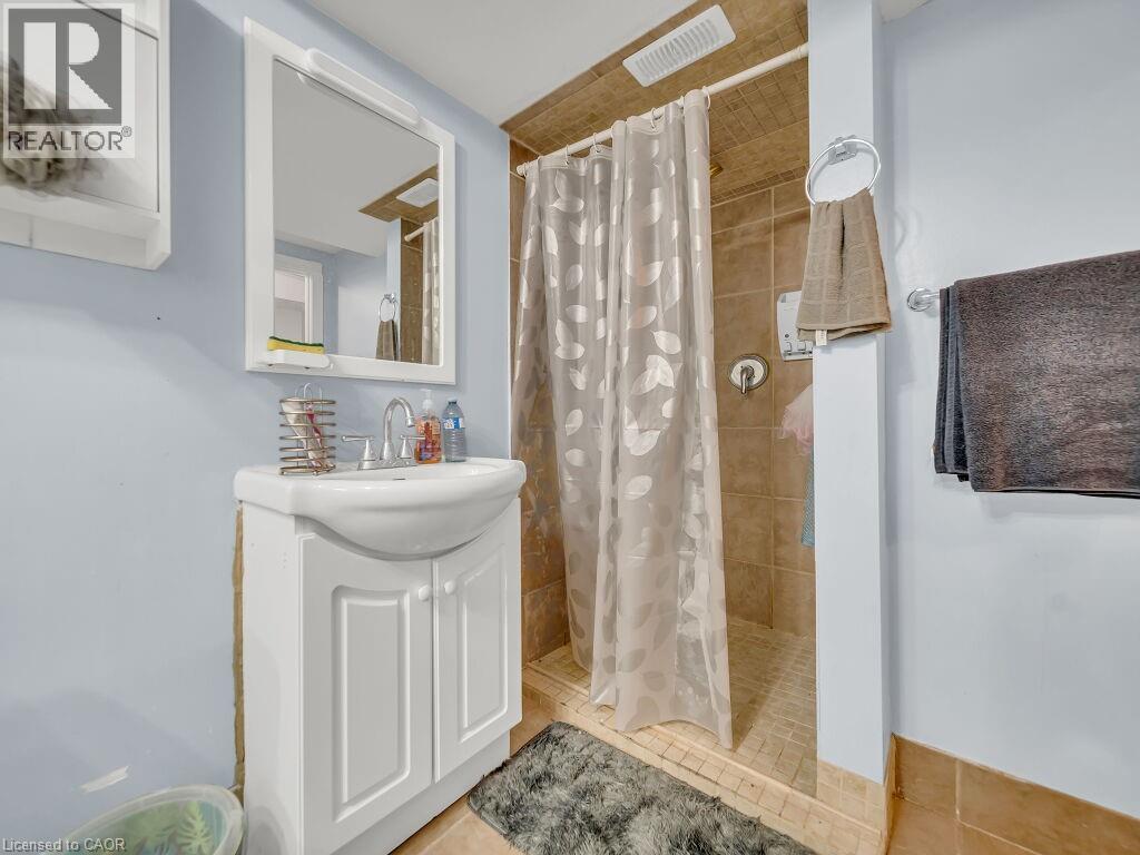 Photo 5 of 184 Cedarvale Crescent, Waterloo ON