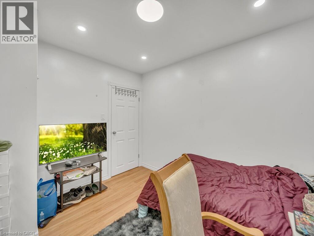 Photo 10 of 184 Cedarvale Crescent, Waterloo ON