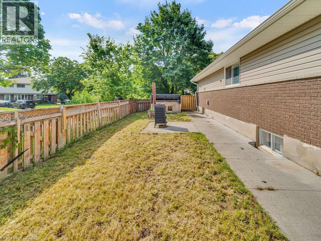 Photo 7 of 184 Cedarvale Crescent, Waterloo ON