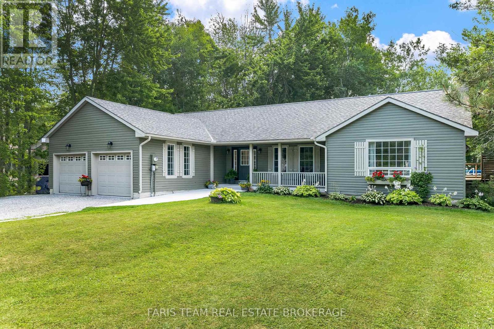 Photo 11 of 3563 Timberline Avenue, Severn ON