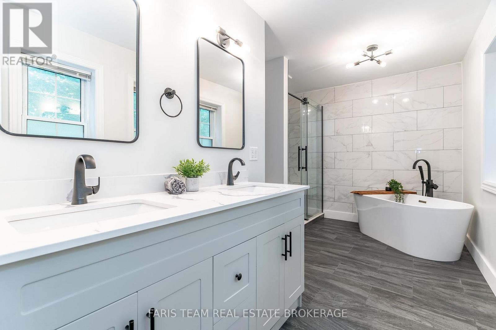 Photo 40 of 3563 Timberline Avenue, Severn ON